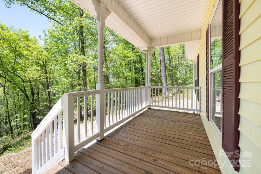 62 Mackenzie Way Swannanoa, NC 28778