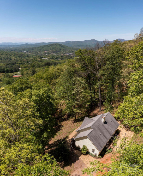 62 Mackenzie Way Swannanoa, NC 28778