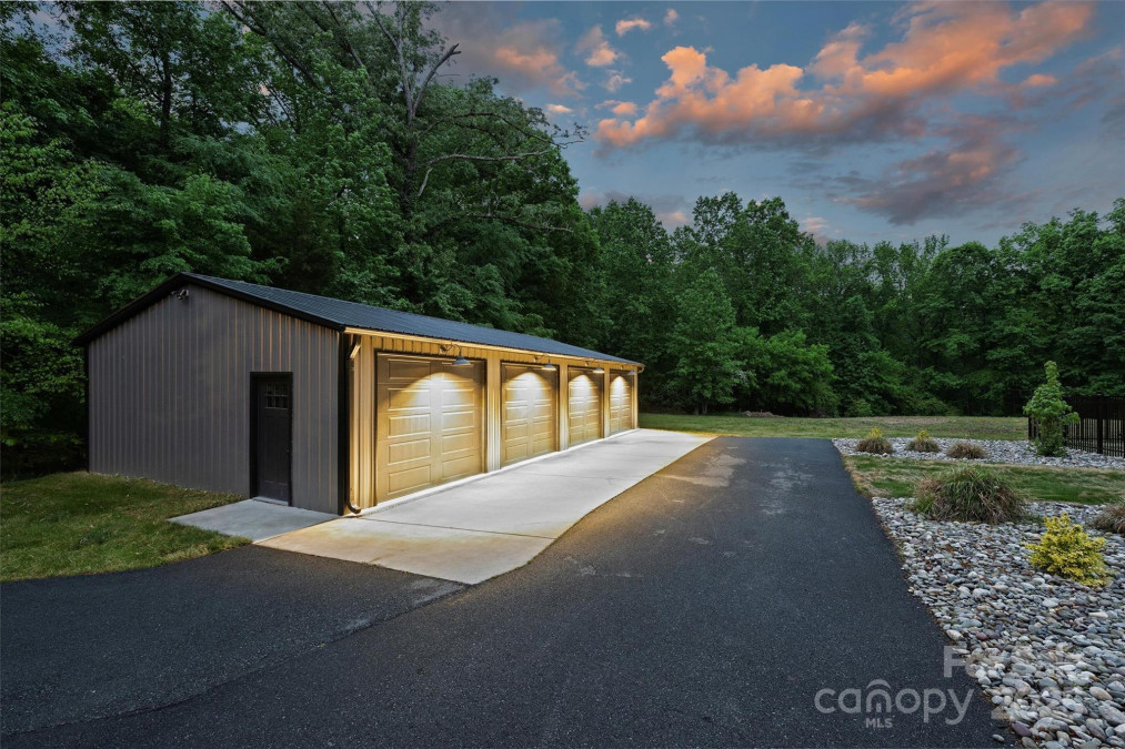 6108 Phyliss Ln Mint Hill, NC 28227