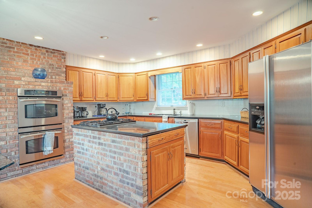 290 Tranquility Pl Hendersonville, NC 28739