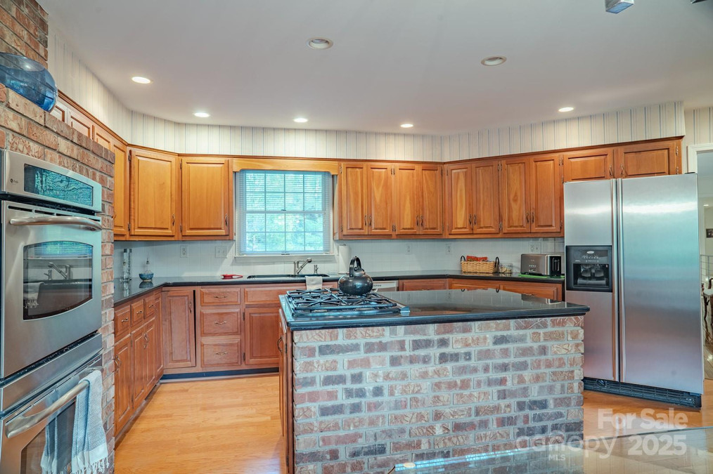 290 Tranquility Pl Hendersonville, NC 28739