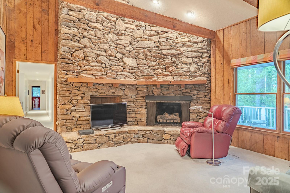 290 Tranquility Pl Hendersonville, NC 28739
