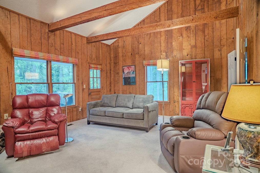 290 Tranquility Pl Hendersonville, NC 28739