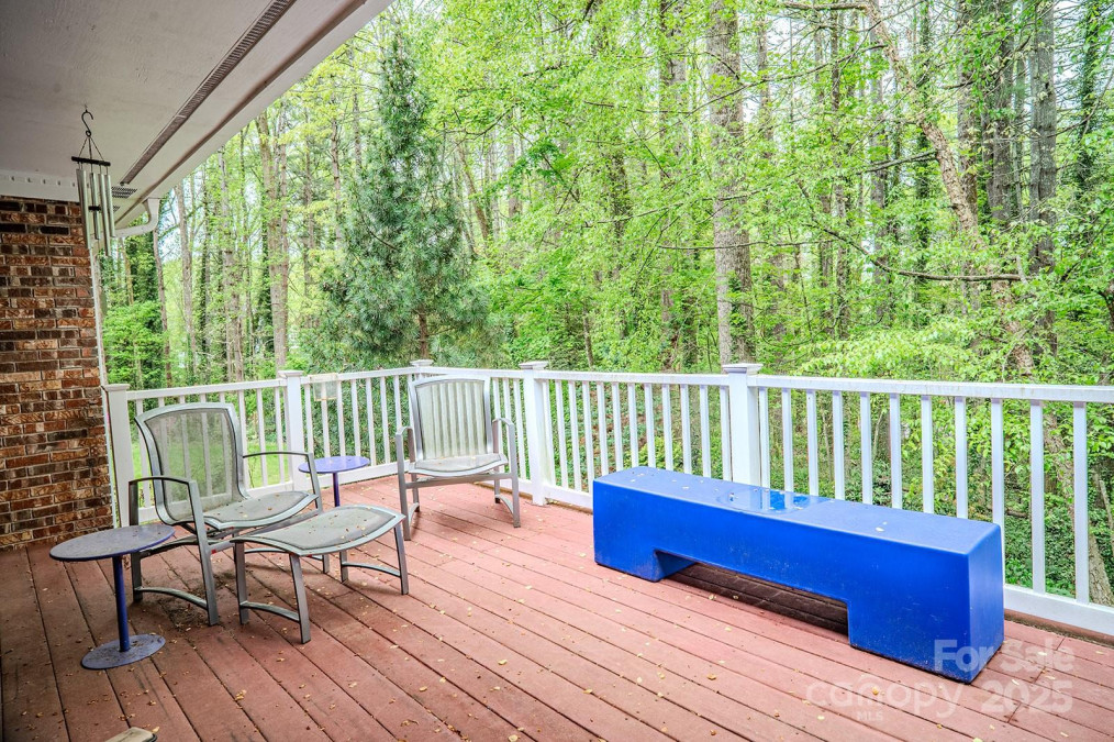 290 Tranquility Pl Hendersonville, NC 28739