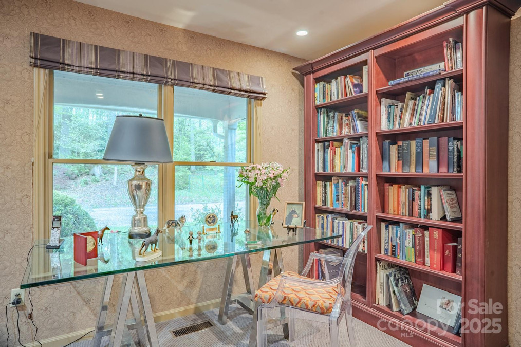 290 Tranquility Pl Hendersonville, NC 28739