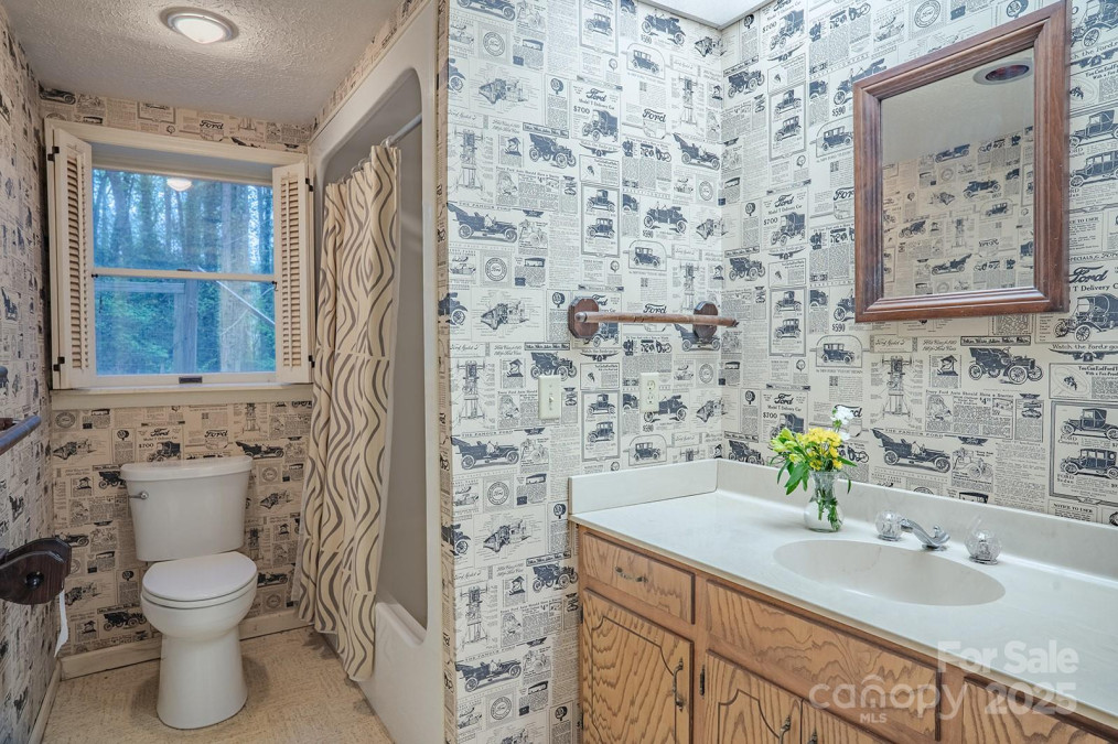 290 Tranquility Pl Hendersonville, NC 28739