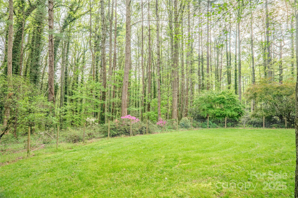 290 Tranquility Pl Hendersonville, NC 28739