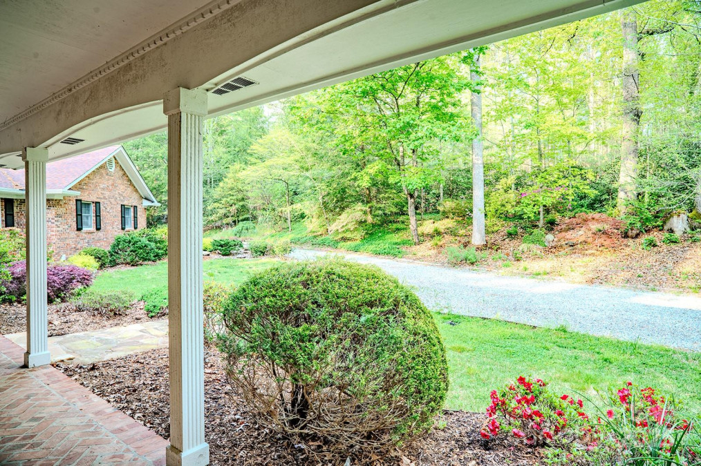 290 Tranquility Pl Hendersonville, NC 28739