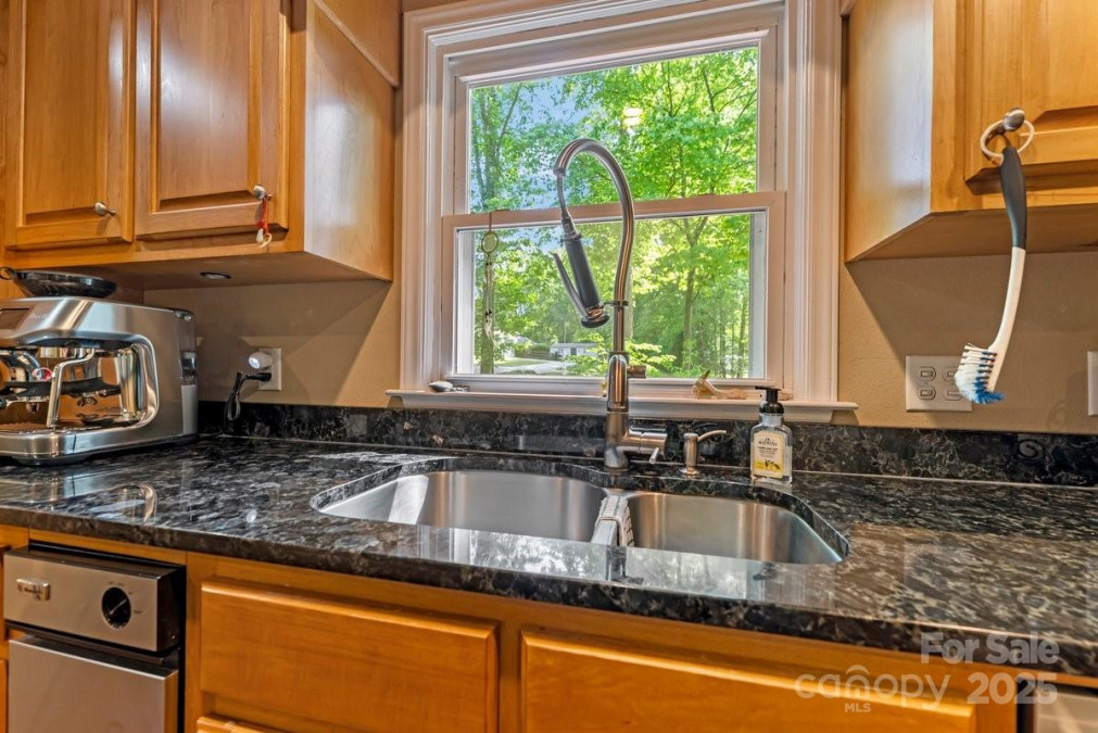 110 Lakeland Rd Mooresville, NC 28117