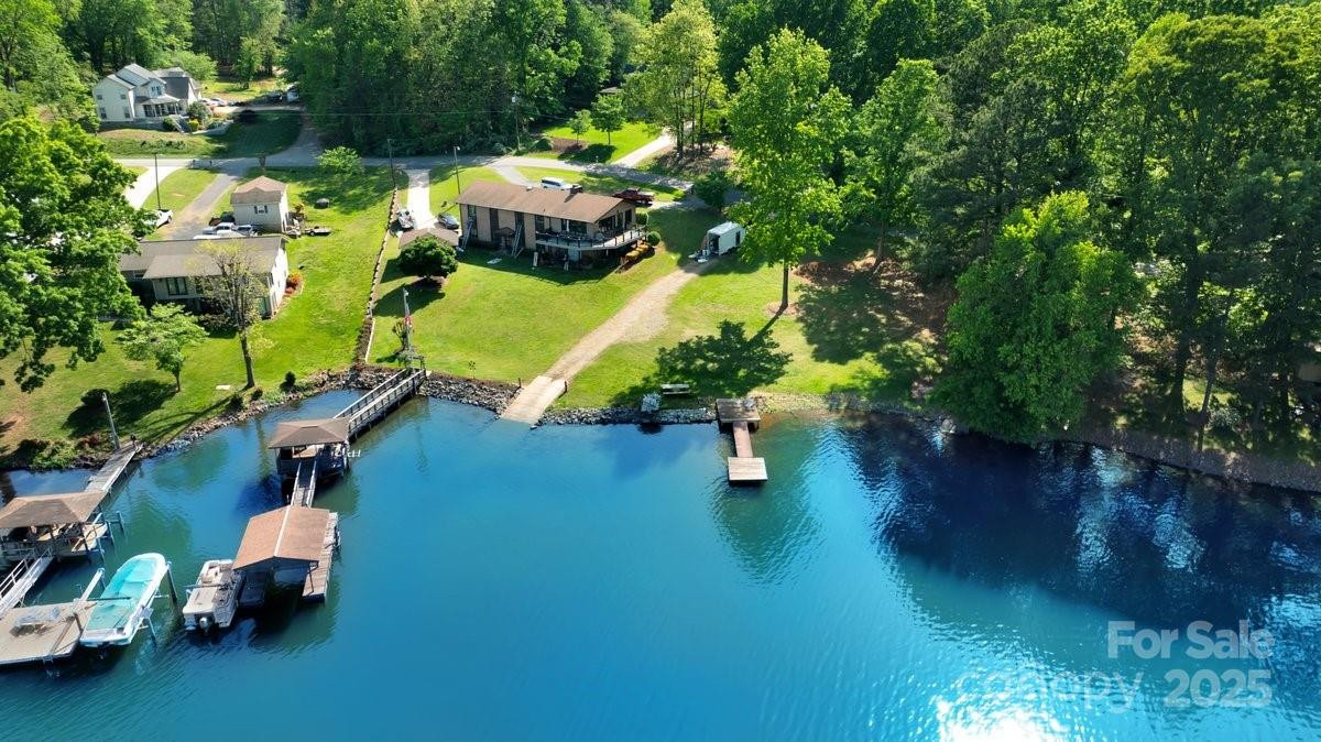 110 Lakeland Rd Mooresville, NC 28117