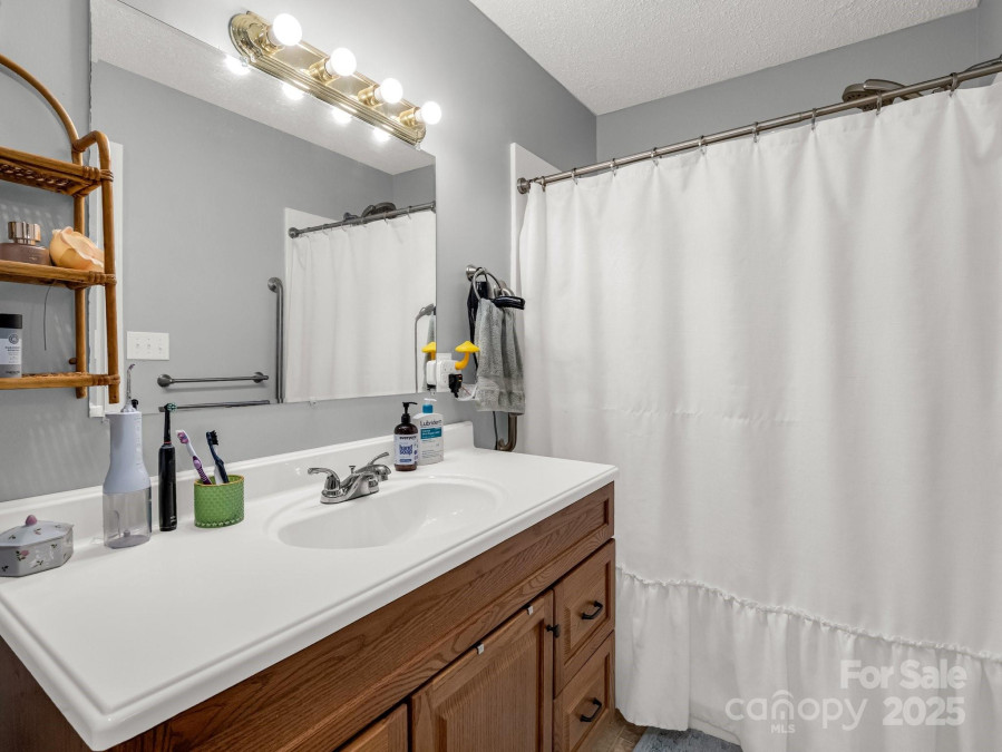 220 Big Springs Ave Forest City, NC 28043