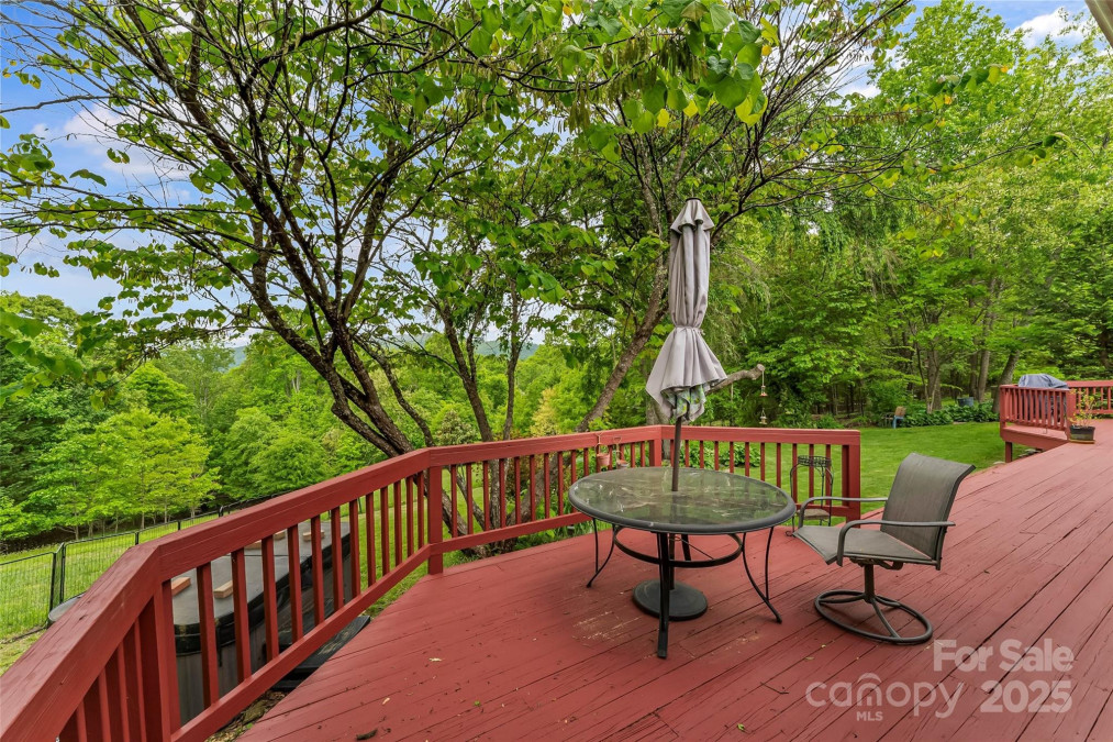 51 Chastain Hill Rd Mills River, NC 28759