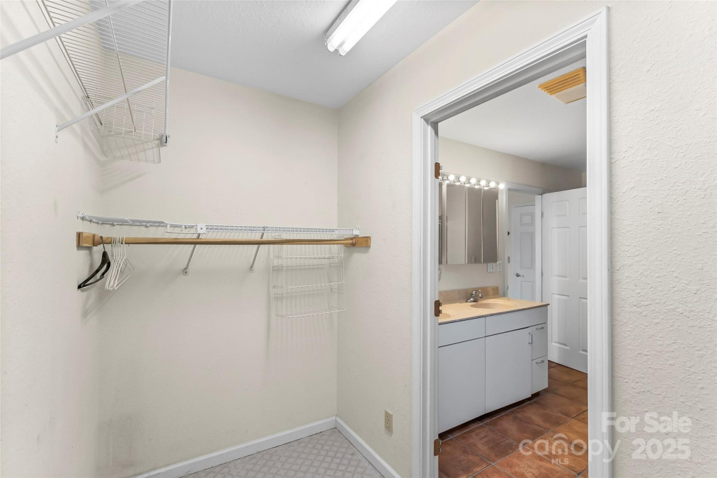 51 Chastain Hill Rd Mills River, NC 28759