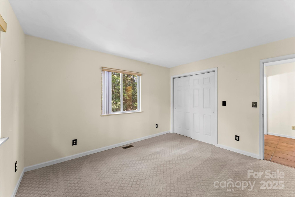 51 Chastain Hill Rd Mills River, NC 28759