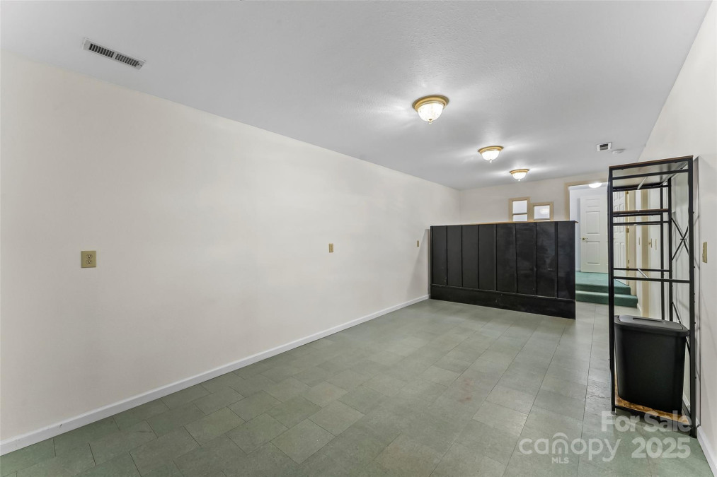 51 Chastain Hill Rd Mills River, NC 28759