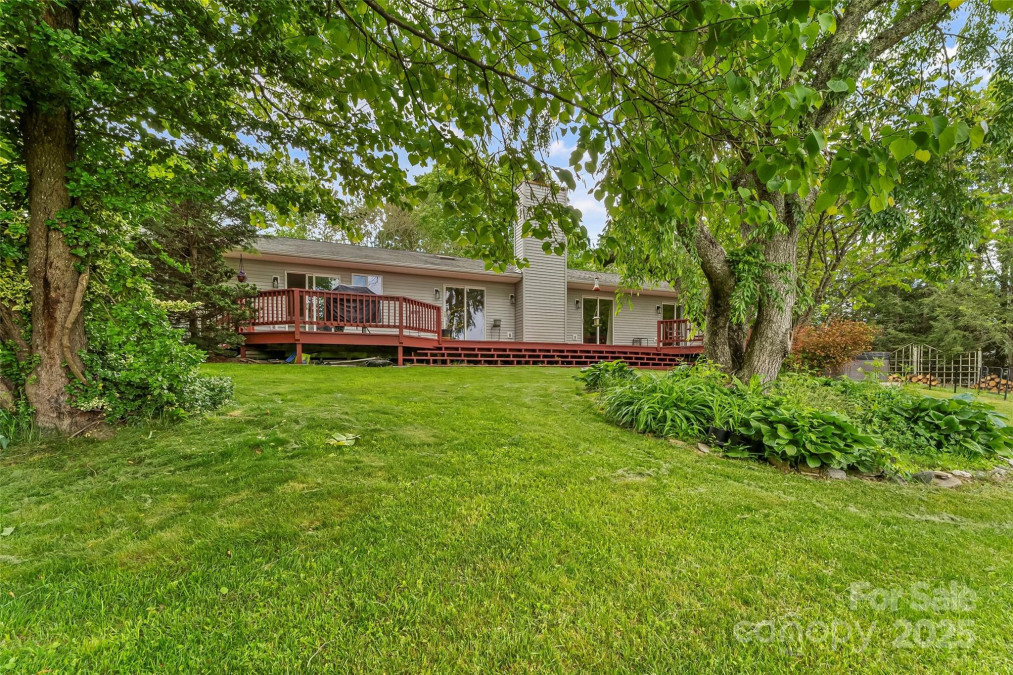51 Chastain Hill Rd Mills River, NC 28759