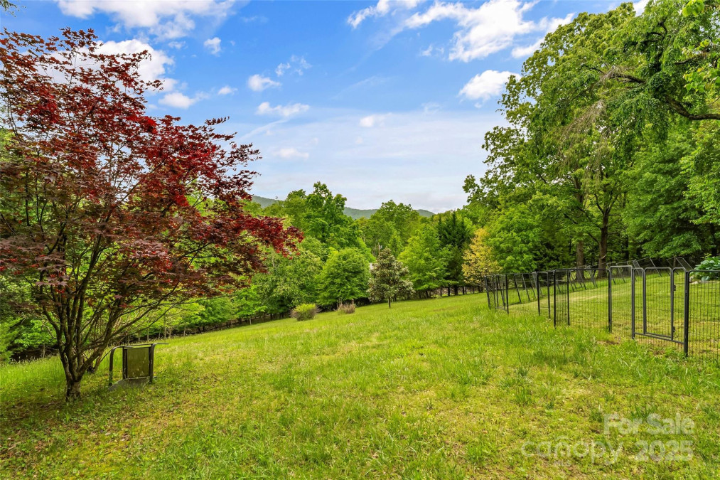 51 Chastain Hill Rd Mills River, NC 28759