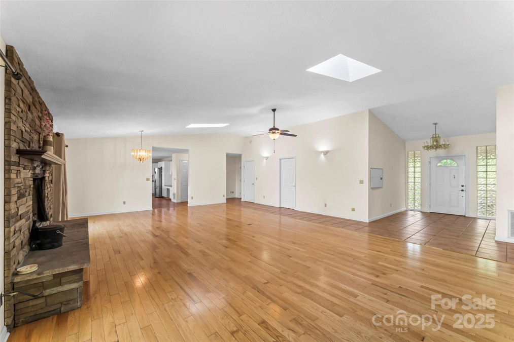 51 Chastain Hill Rd Mills River, NC 28759