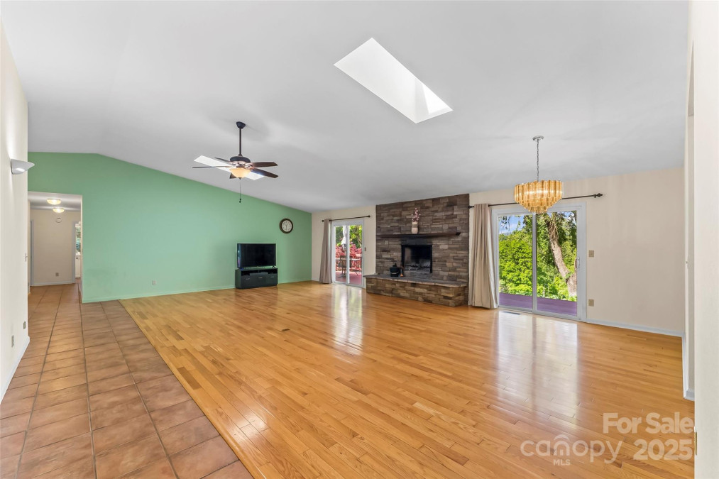 51 Chastain Hill Rd Mills River, NC 28759