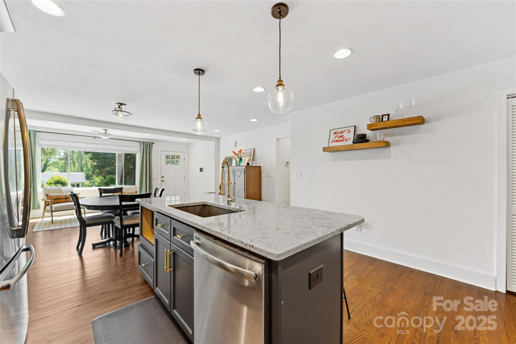 2933 Hilliard Dr Charlotte, NC 28205