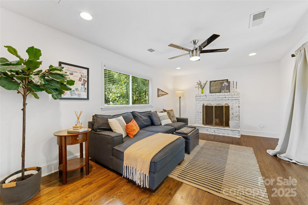 2933 Hilliard Dr Charlotte, NC 28205