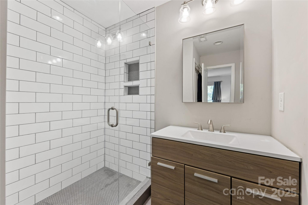 2933 Hilliard Dr Charlotte, NC 28205