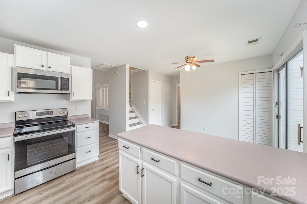 7718 Petrea Ln Charlotte, NC 28227