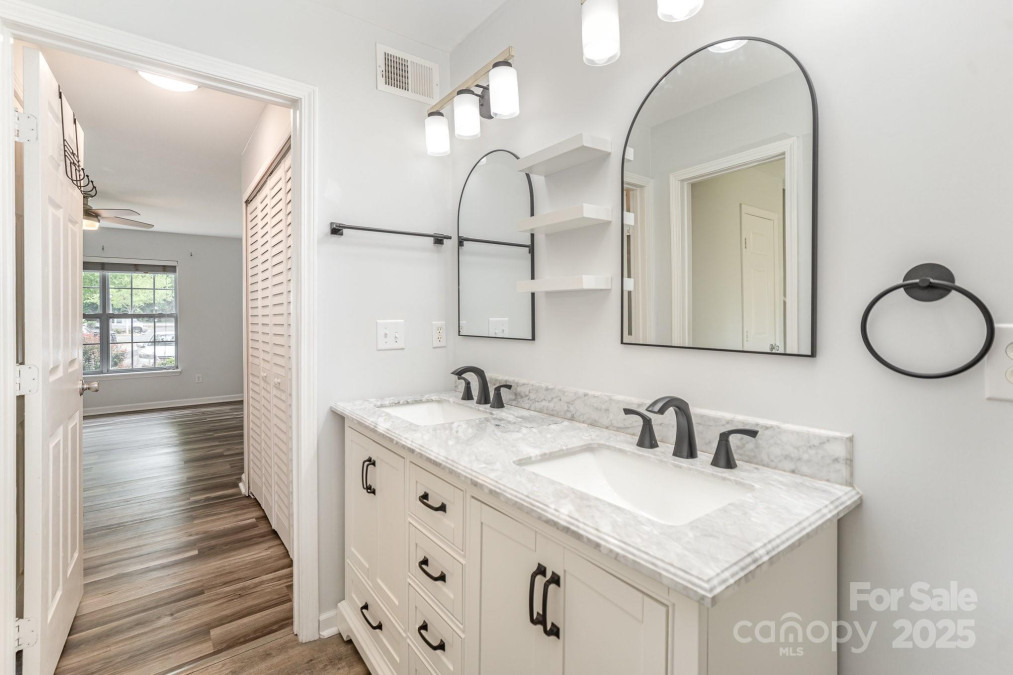 7718 Petrea Ln Charlotte, NC 28227