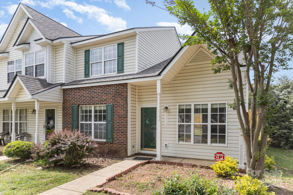 7718 Petrea Ln Charlotte, NC 28227