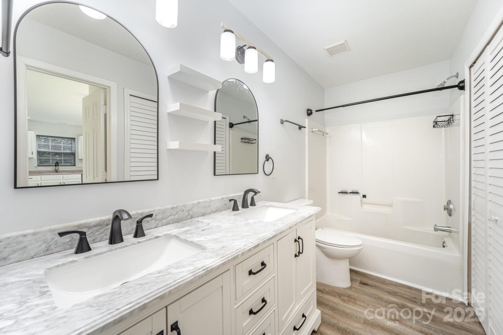7718 Petrea Ln Charlotte, NC 28227