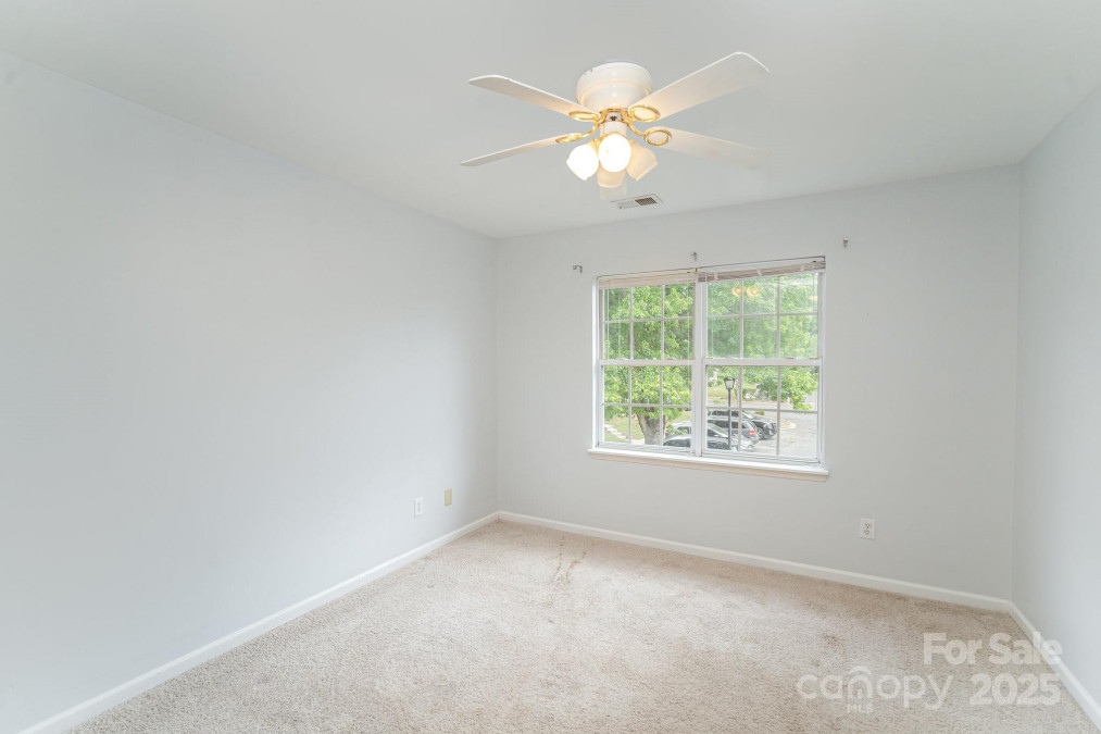 7718 Petrea Ln Charlotte, NC 28227