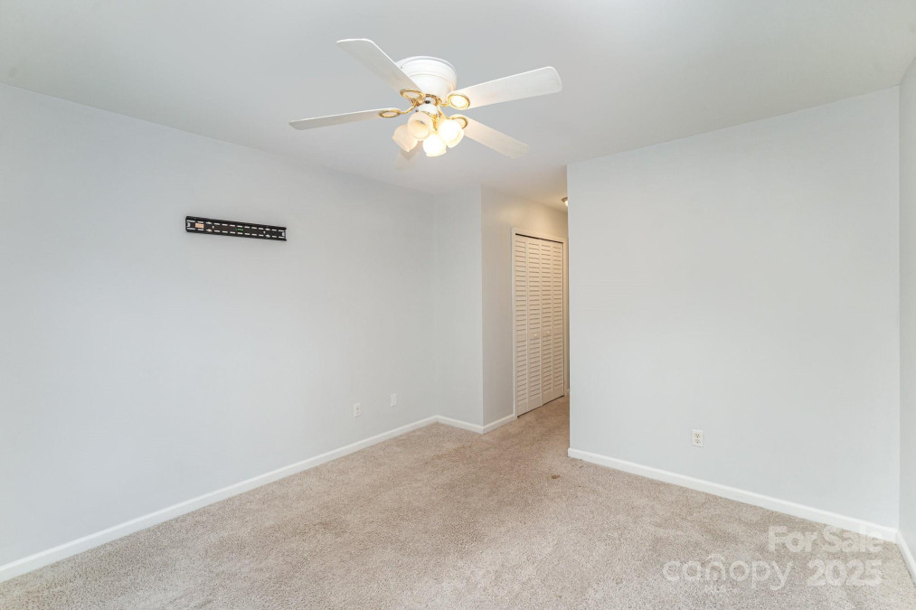 7718 Petrea Ln Charlotte, NC 28227