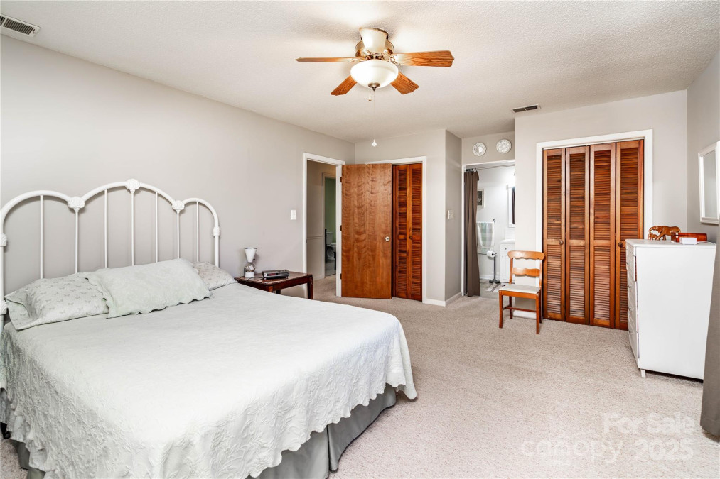 6766 Little Mountain Rd Sherrills Ford, NC 28673