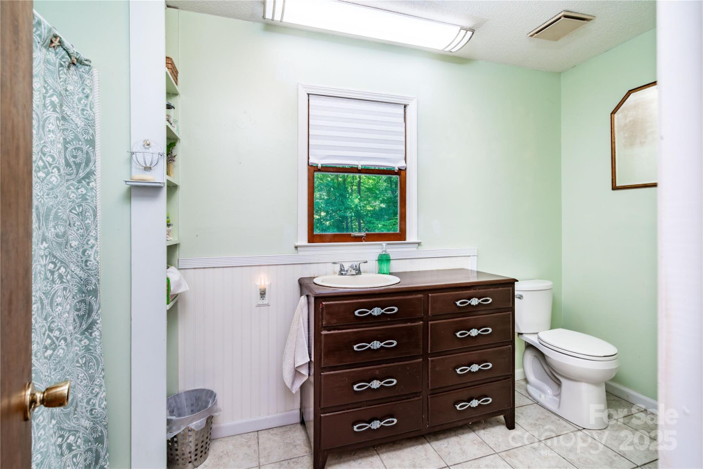 6766 Little Mountain Rd Sherrills Ford, NC 28673