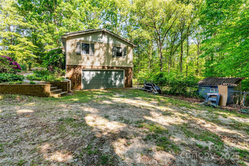 6766 Little Mountain Rd Sherrills Ford, NC 28673