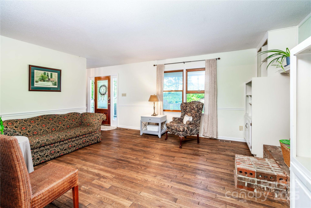 6766 Little Mountain Rd Sherrills Ford, NC 28673
