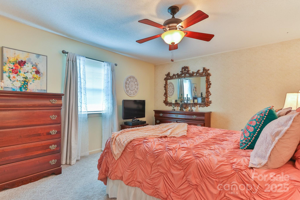 1009 Catawba Valley Blvd Hickory, NC 28602