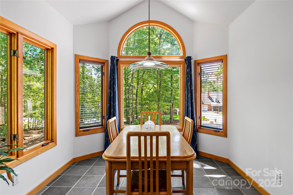 625 Trotters Ridge Ln Kernersville, NC 27284