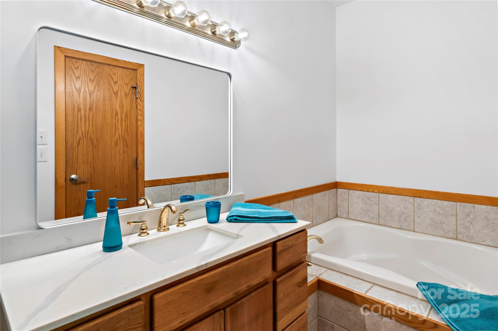625 Trotters Ridge Ln Kernersville, NC 27284