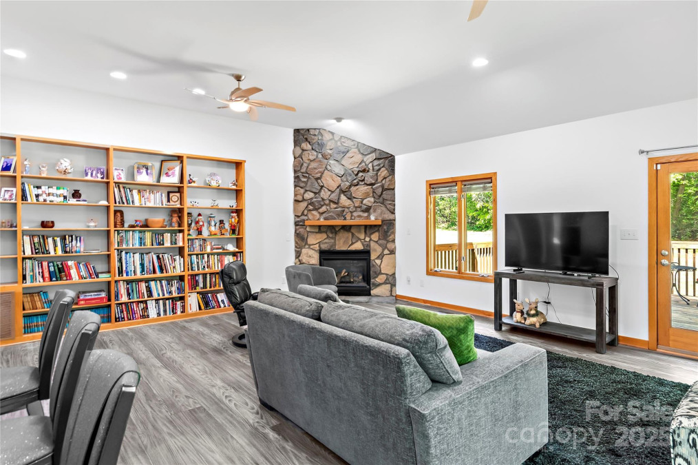625 Trotters Ridge Ln Kernersville, NC 27284