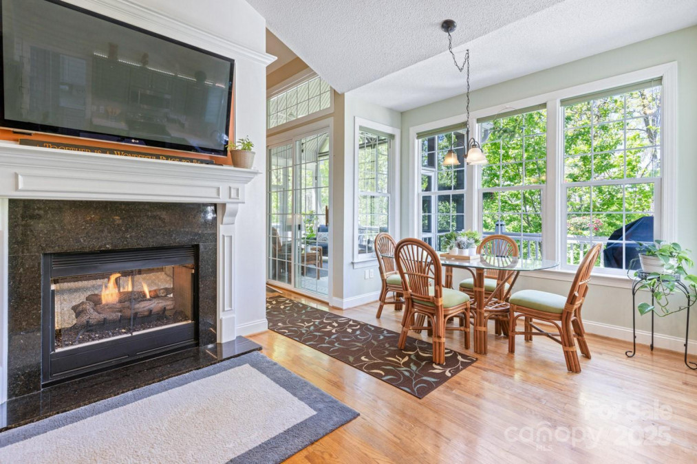 127 Poppy Ln Asheville, NC 28803