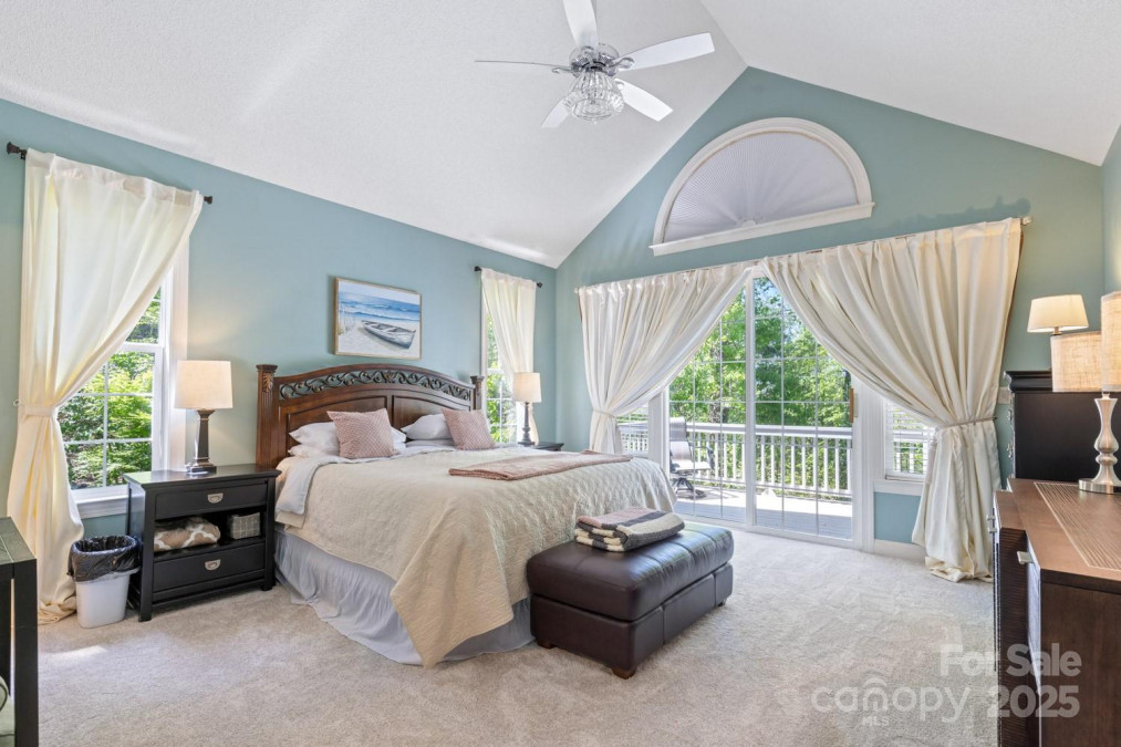 127 Poppy Ln Asheville, NC 28803