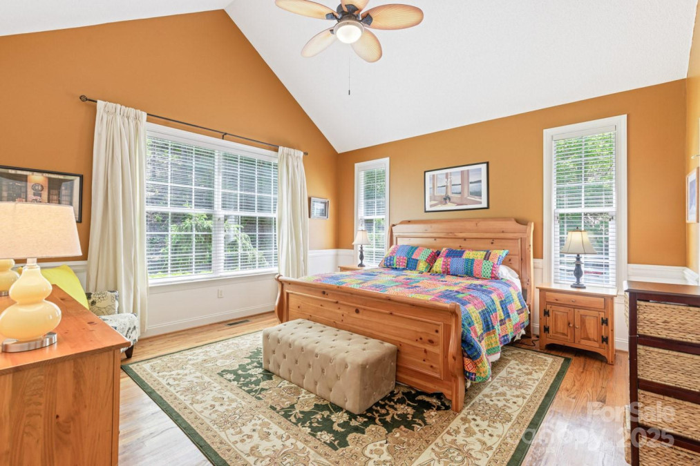 127 Poppy Ln Asheville, NC 28803