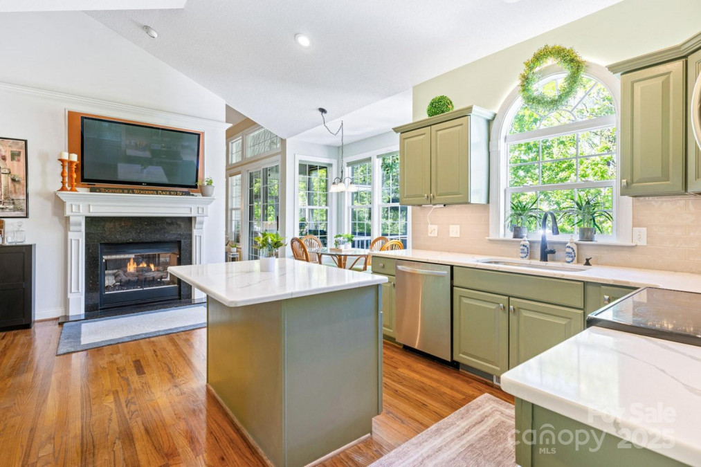 127 Poppy Ln Asheville, NC 28803