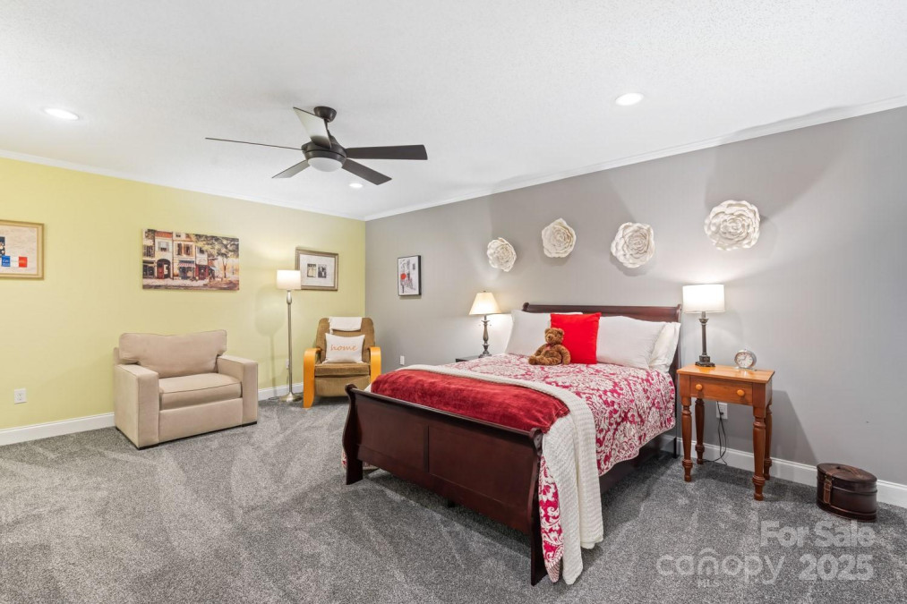 127 Poppy Ln Asheville, NC 28803