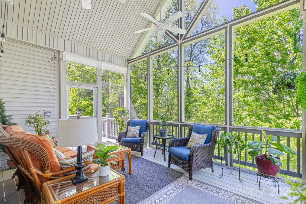 127 Poppy Ln Asheville, NC 28803
