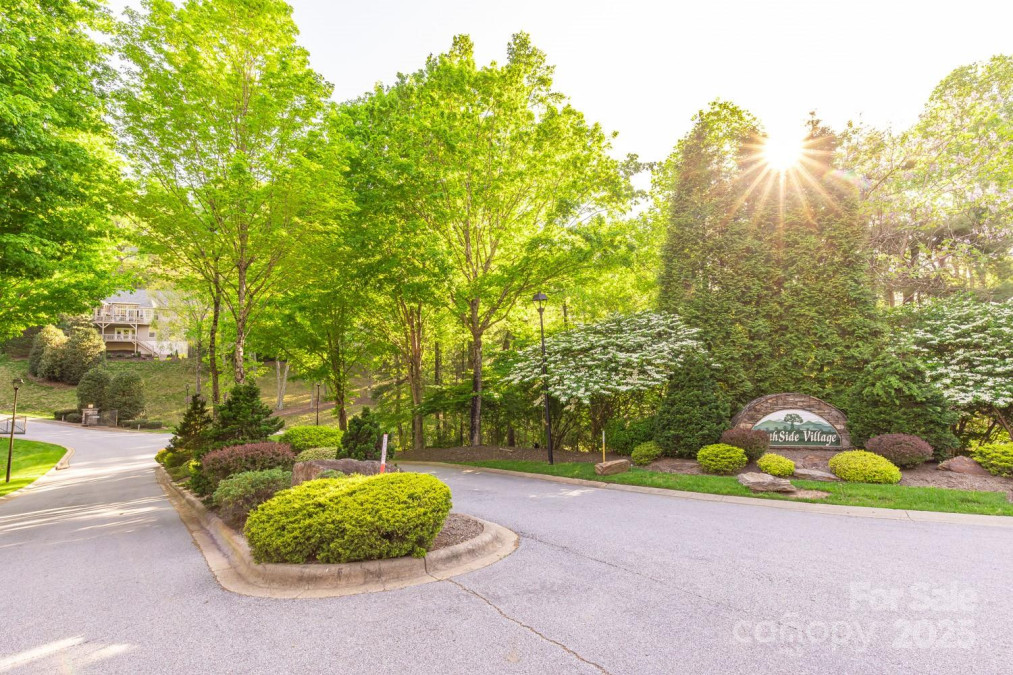 127 Poppy Ln Asheville, NC 28803
