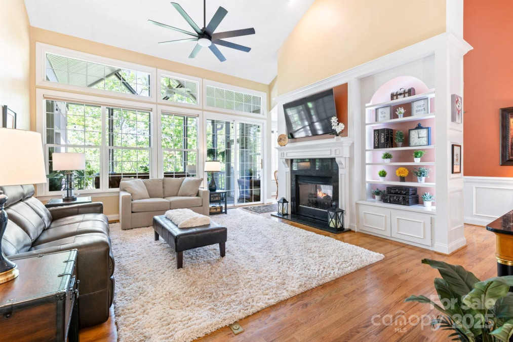 127 Poppy Ln Asheville, NC 28803