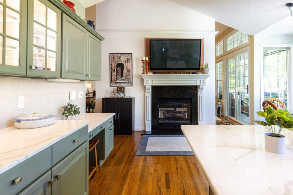127 Poppy Ln Asheville, NC 28803