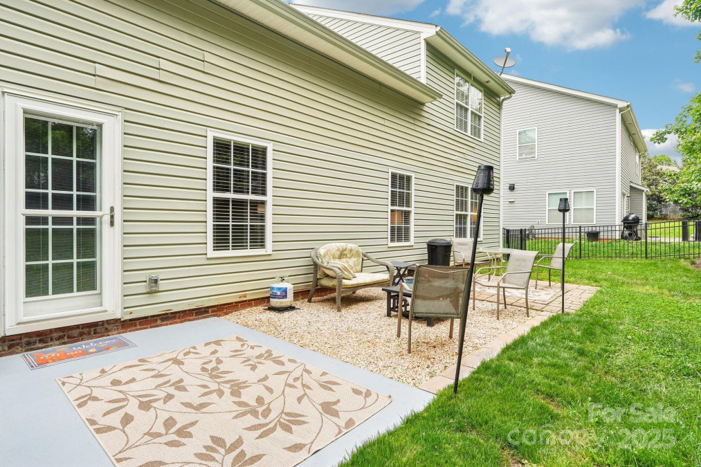3032 Kilbeggan Dr Lake Wylie, SC 29710